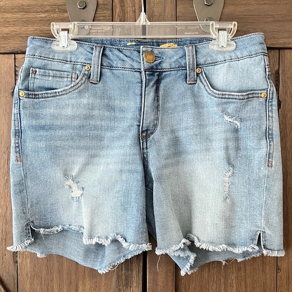 Seven7 Distressed Denim Weekend Fray Hem Mid Rise Short Size 4 EUC - Picture 1 of 9